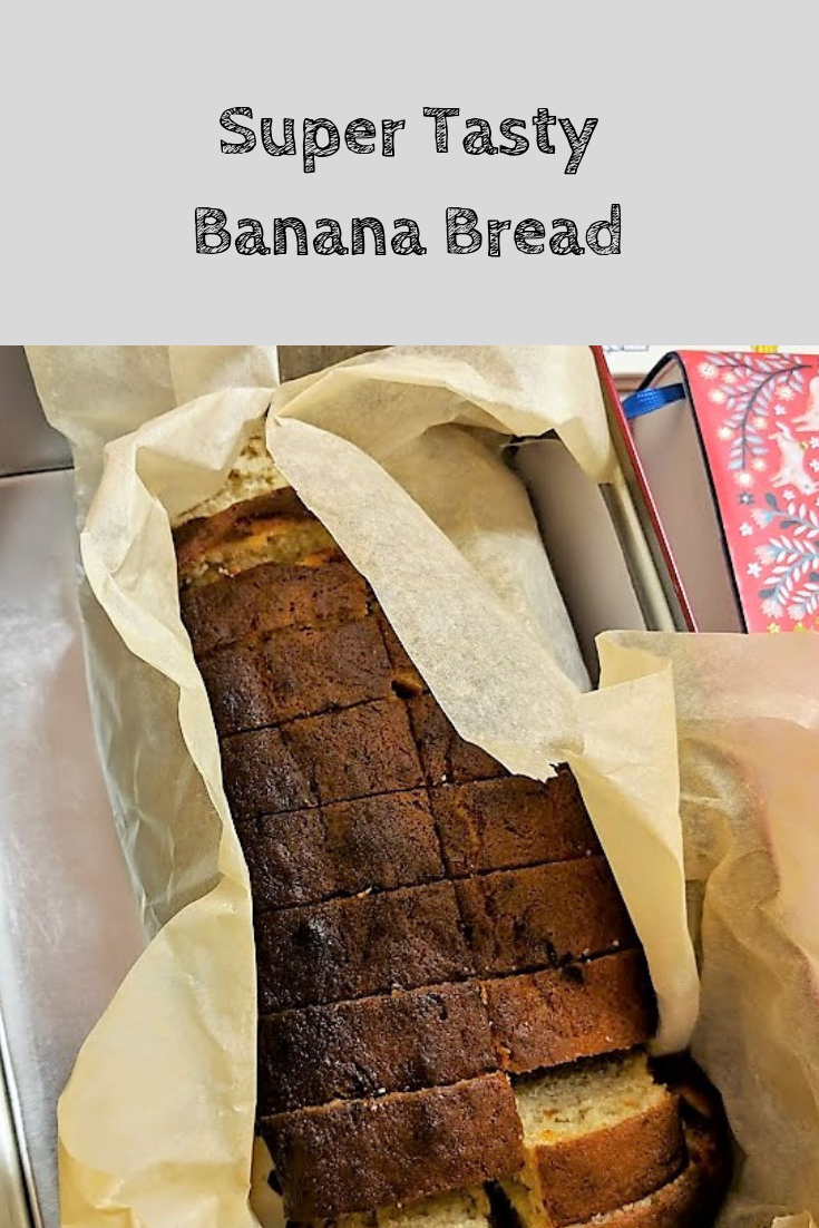 Super easy and tasty banana bread with vegan option