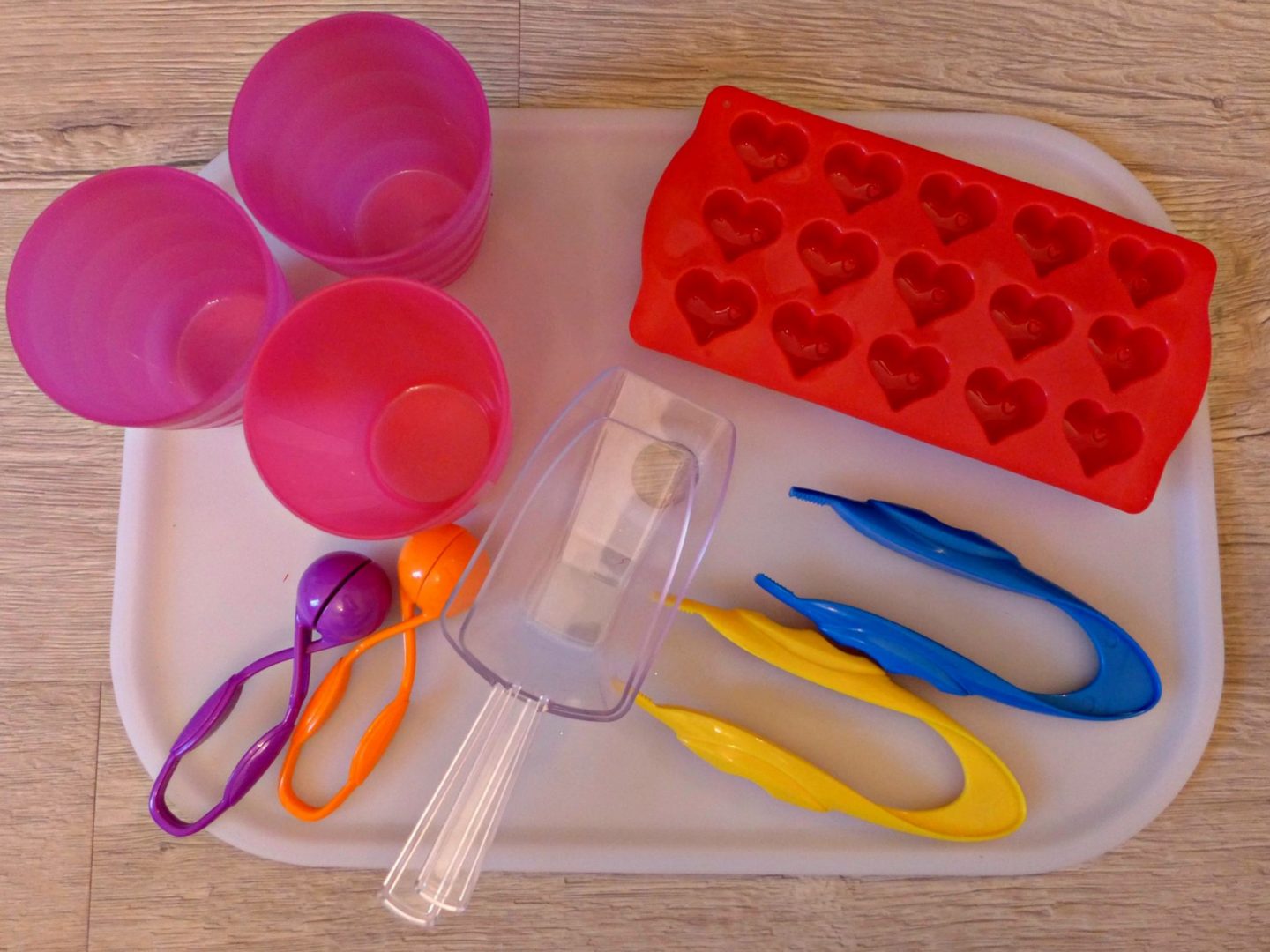 valentines sensory bin
