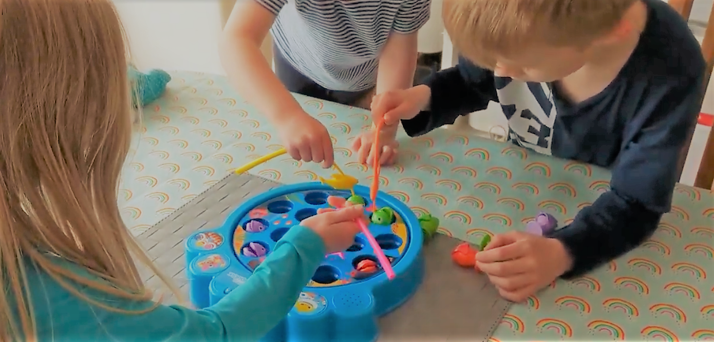 Spin master baby shark game